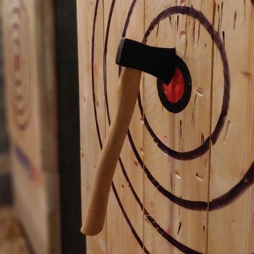 Axe Throwing in Aurora Illinois