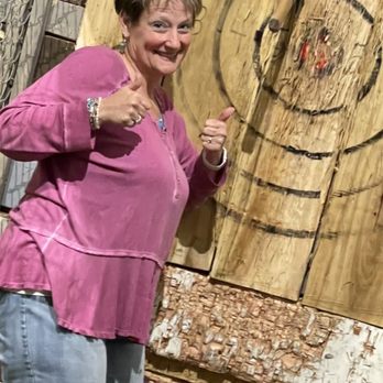 Axe Throwing in Broken Arrow Oklahoma