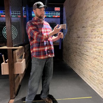 Axe Throwing in Rockford Illinois