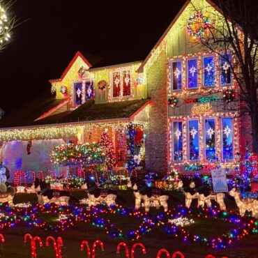 Christmas Lights in Cheektowaga New York