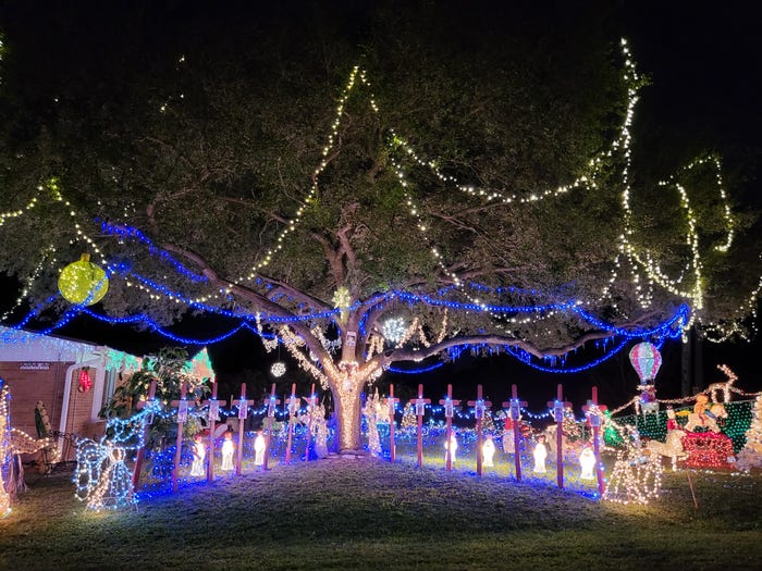 Experience the Magic of Christmas Lights in Fort Myers Florida