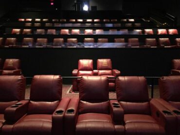 Cinemas in Schaumburg Illinois