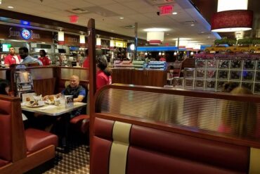 Family Friendly Diners in Waldorf Maryland