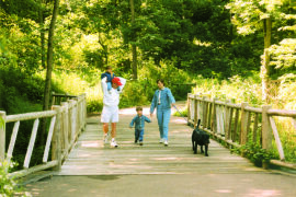 Family Walks With Kids in Louisville Kentucky