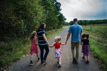 Family Walks With Kids in St. Paul Minnesota