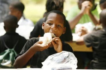 Free eating place for kids in Auburn Alabama