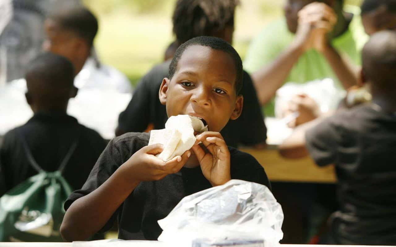 Free eating place for kids in Auburn Alabama