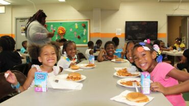 Free eating place for kids in Deltona Florida