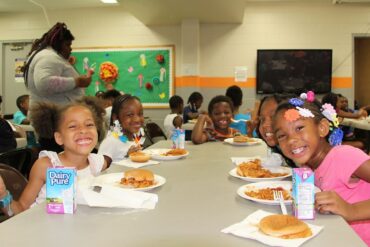 Free eating place for kids in Deltona Florida