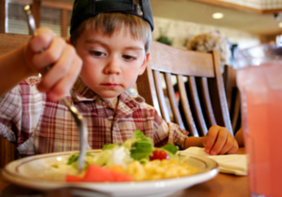 Free eating place for kids in Lakeville Minnesota