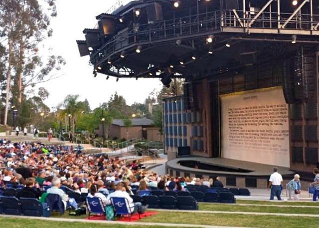 Outdoor Cinemas in Vista California