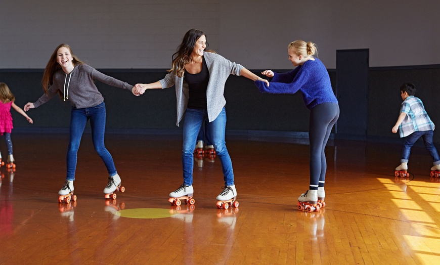 Roller Skating in Elgin Illinois