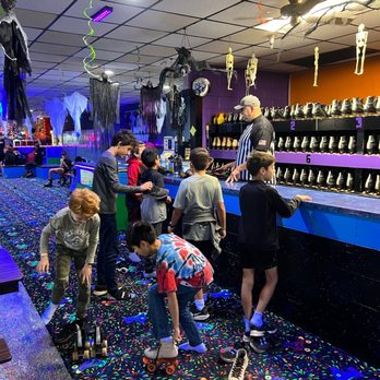 Roller Skating in Palatine Illinois