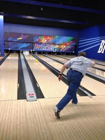 Ten Pin Bowling in Blaine Minnesota