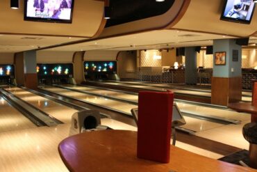 Ten Pin Bowling in Miami Gardens Florida