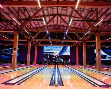 Ten Pin Bowling in Palo Alto California