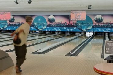 Ten Pin Bowling in Lawrence Massachusetts